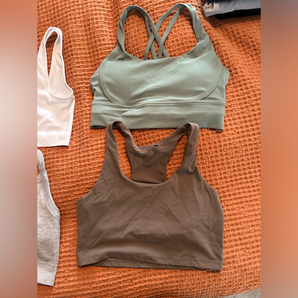 Sports bra bundle, size large